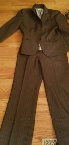Tahari pant suit
